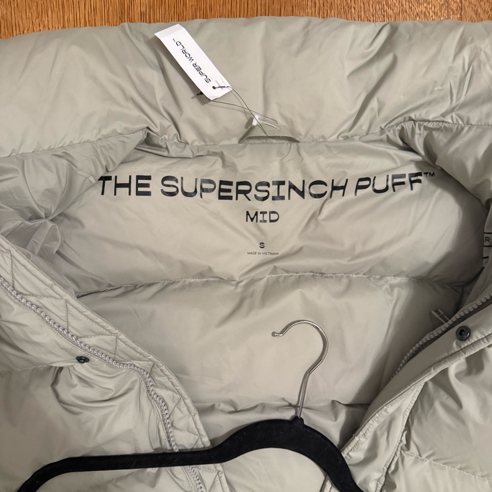 Aritzia The Supersinch super puff mid Puffer Coat in Tree Fog Grey NWT sz S - Picture 3 of 4